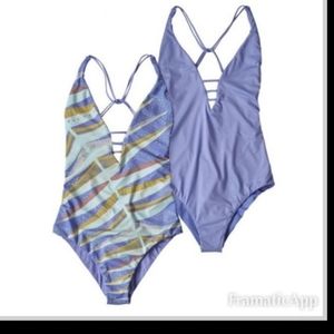 Patagonia onepiece size Medium